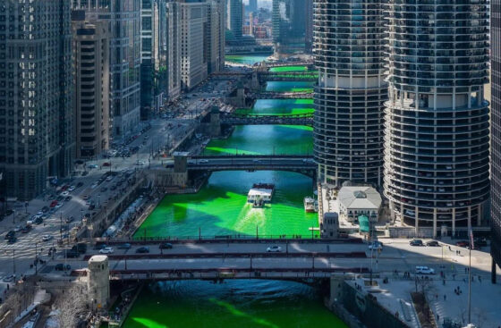 St. Patrick’s Day in Chicago : Green River Dyeing & Parades