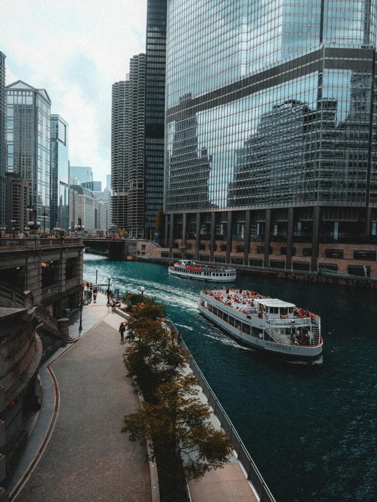 Chicago river cruise