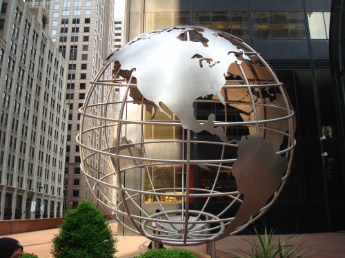 Willis Tower Plaza Features New Globe Sculpture