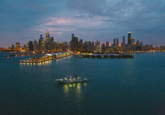 Spirit of Chicago Sunset Dinner Cruise with Buffet