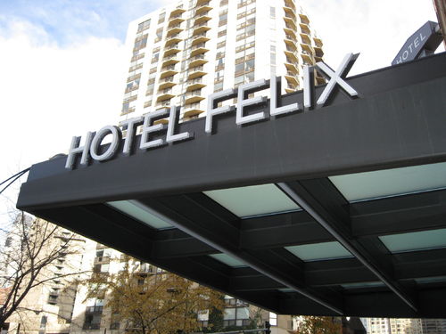 Hotel Felix in Chicago Review – Good Option for Two Travelers