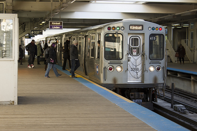 Getting Around Chicago by CTA Trains