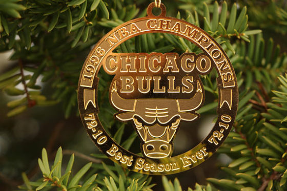 Vintage 1996 Christmas ornament celebrating the 72-10 NBA Champions