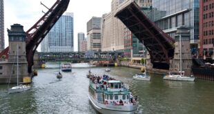 Chicago river cruise