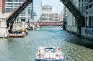 Chicago architecture boat tour