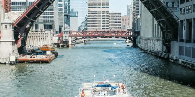 Chicago architecture boat tour